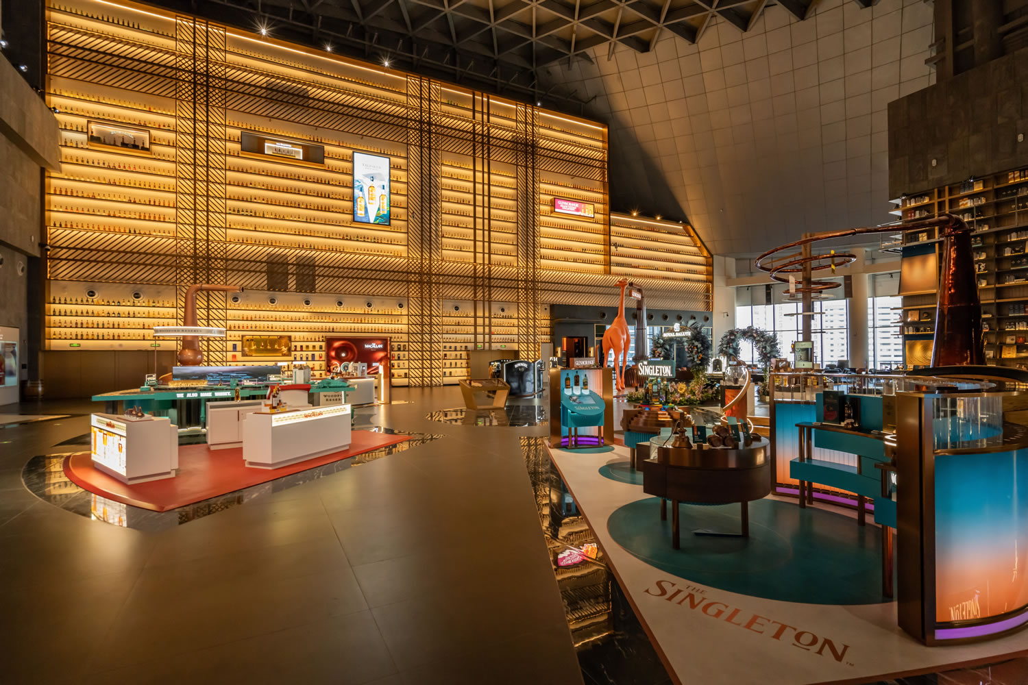 封關(guān)倒計(jì)時(shí)！中免集團(tuán)十余年深耕樹(shù)立海南離島免稅消費(fèi)新標(biāo)桿